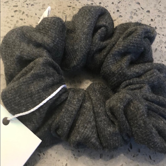 Dewedit scrunchie - Picture 3 of 3